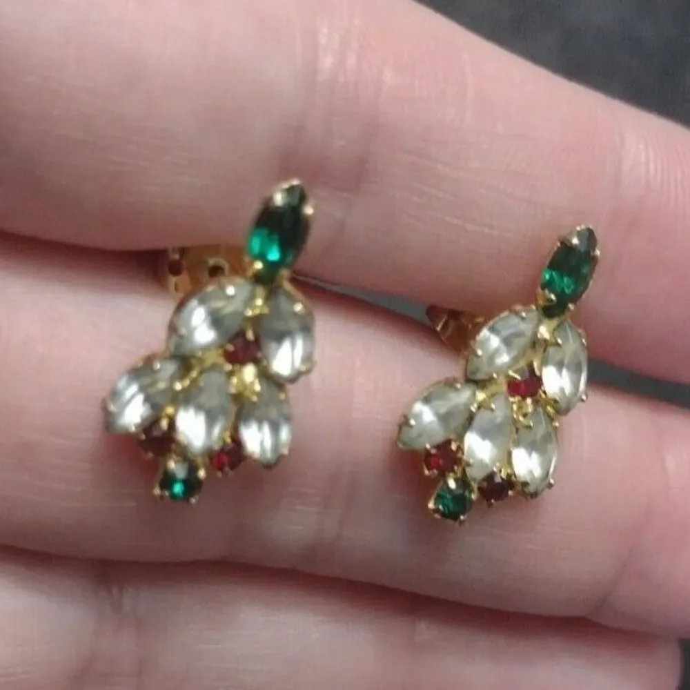 Vintage gold tone rhinestone holiday earrings tree dainty red green